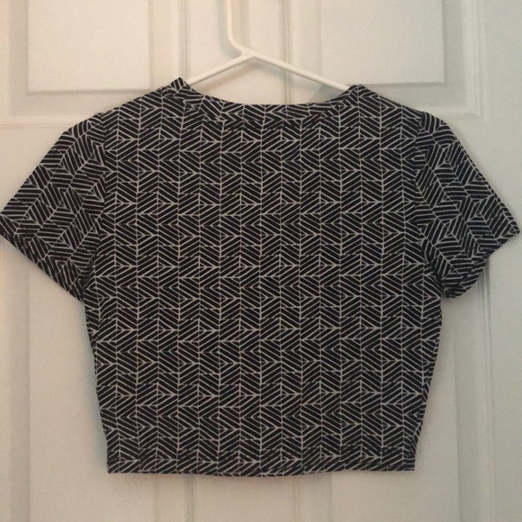 Forever 21 crop top - Picture 2 of 2